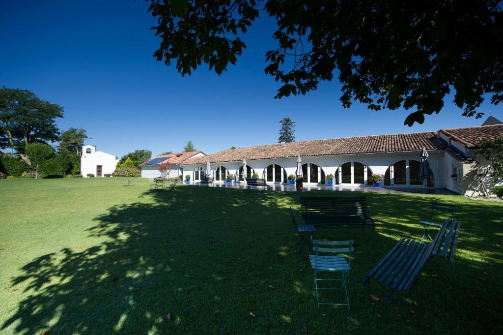 Domaine De Larchey Hotel Saint-Medard-d'Eyrans Exterior photo